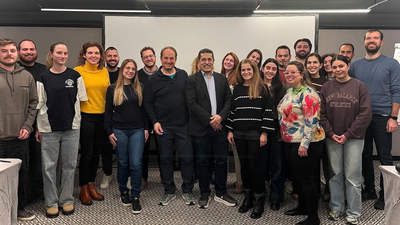 Πρόγραμμα Επανορθωτικής και Αισθητικής Οδοντιατρικής